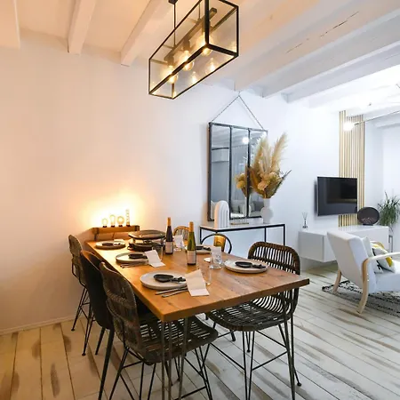 Holiday home Les Clos Des Aviateurs *