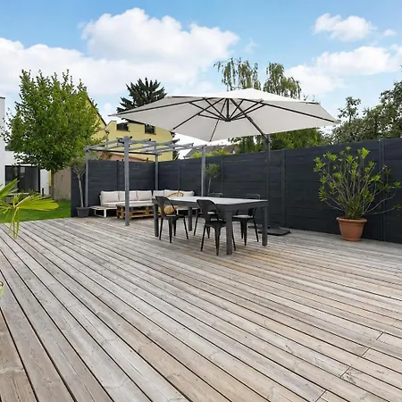 Holiday home Les Clos Des Aviateurs